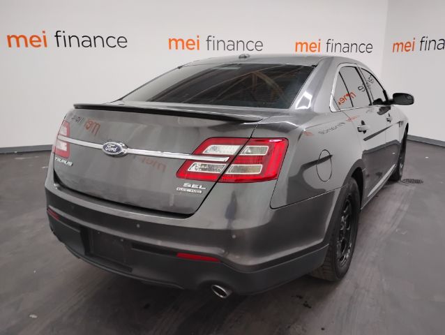 2018 Ford Taurus SEL