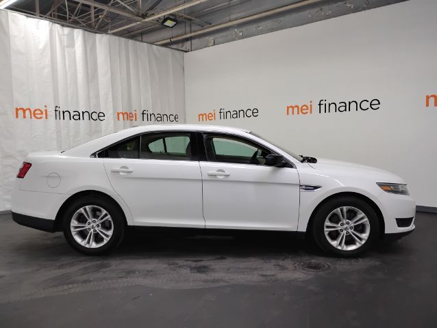 2016 Ford Taurus SE