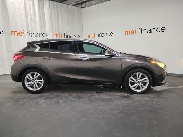 2017 Infiniti QX30 Base