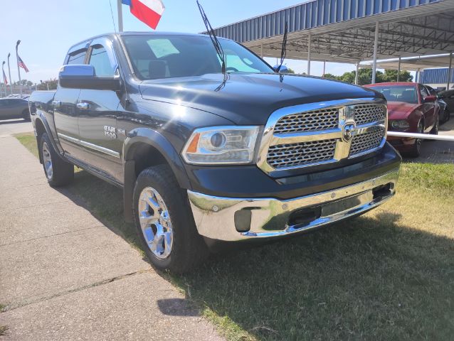 2015 RAM 1500 Laramie Crew Cab SWB