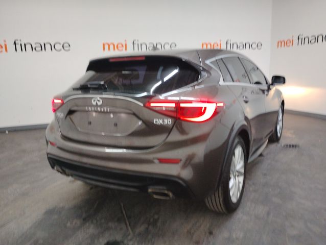 2017 Infiniti QX30 Base