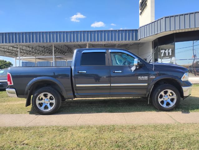 2015 RAM 1500 Laramie Crew Cab SWB