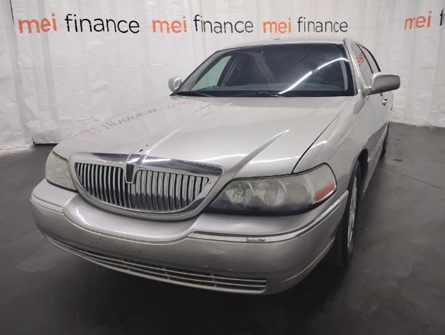 2010 Lincoln Town Car Signature Limited
