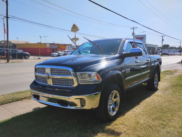 2015 RAM 1500 Laramie Crew Cab SWB