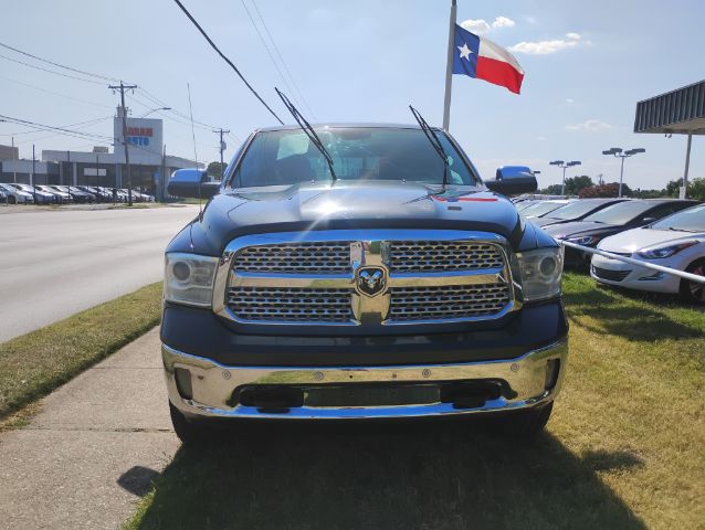 2015 RAM 1500 Laramie Crew Cab SWB