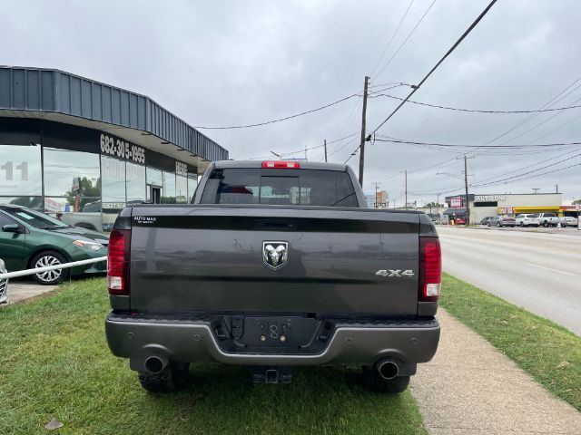 2017 RAM 1500 4WD V8 CREW CAB 5.7L SPORT