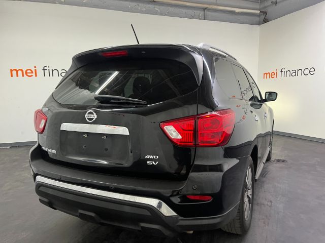 2018 Nissan Pathfinder SV