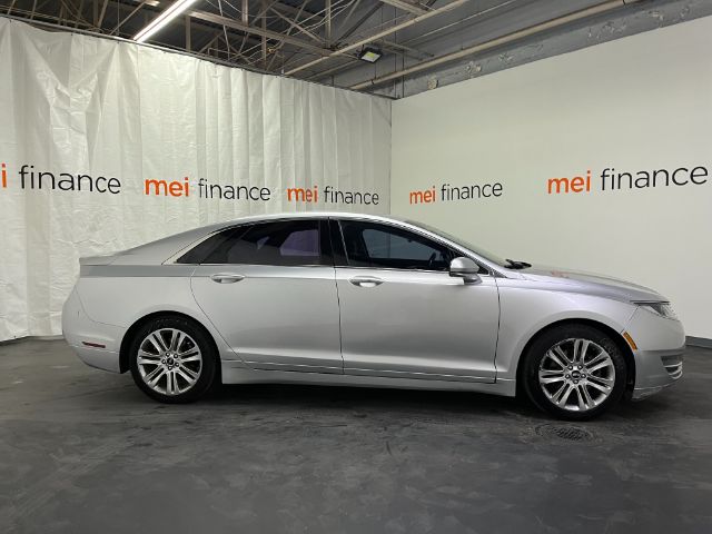 2016 Lincoln MKZ FWD 4C 4D SEDAN