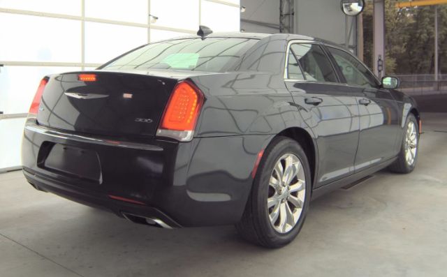 2016 Chrysler 300 Limited