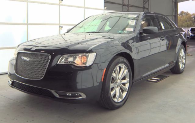 2016 Chrysler 300 Limited