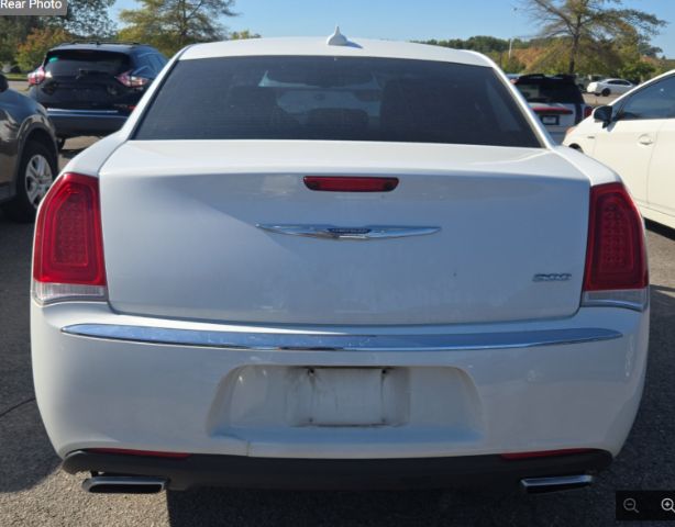 2016 Chrysler 300 Limited