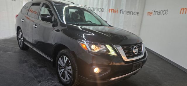2017 Nissan Pathfinder SL