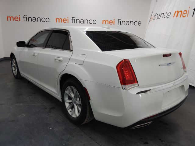 2019 Chrysler 300 Touring