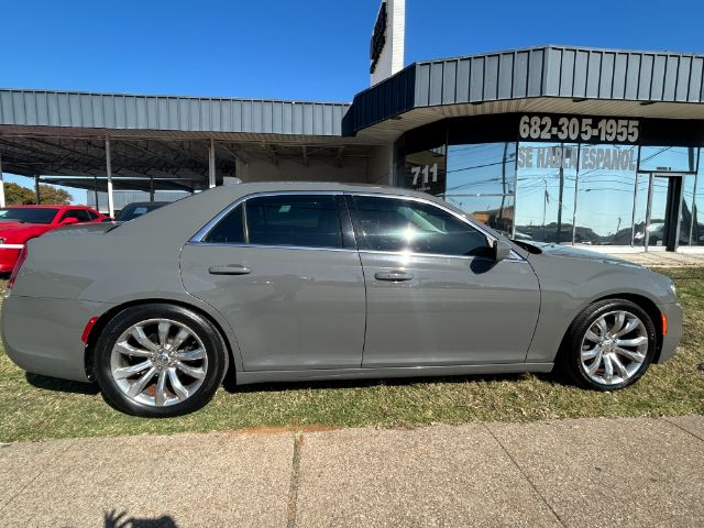 2017 Chrysler 300 Limited
