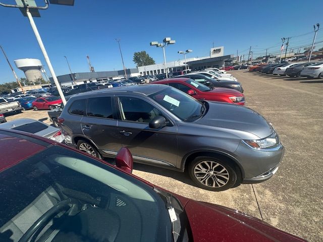 2016 Mitsubishi Outlander ES 2WD