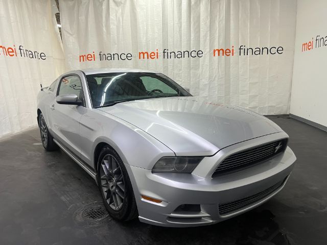 2013 Ford Mustang V6 Coupe