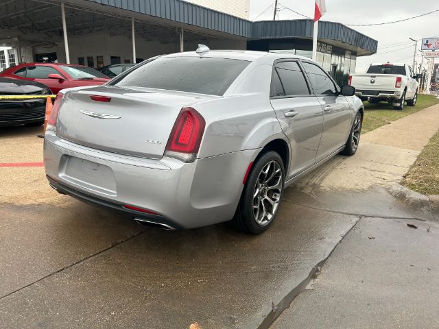 2018 Chrysler 300 Touring