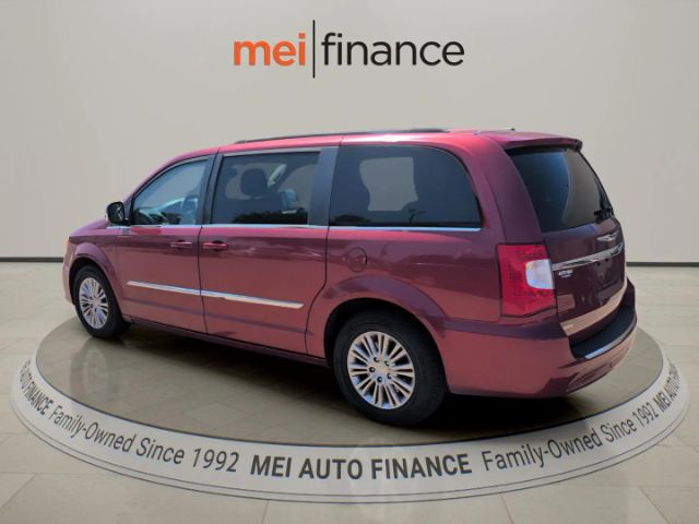2015 Chrysler Town & Country Touring-L