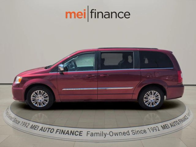 2015 Chrysler Town & Country Touring-L
