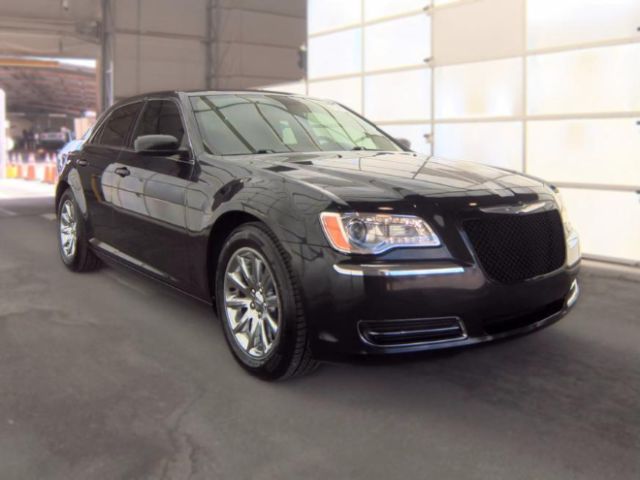 2014 Chrysler 300 2WD V6 4D