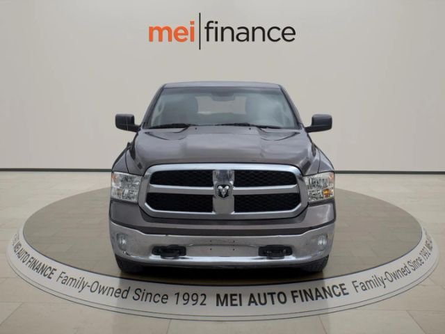 2019 RAM CLASSIC SLT CREW CAB SHORT B 4 Tradesman Crew Cab S