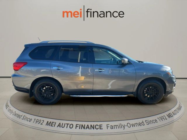 2018 Nissan Pathfinder SL